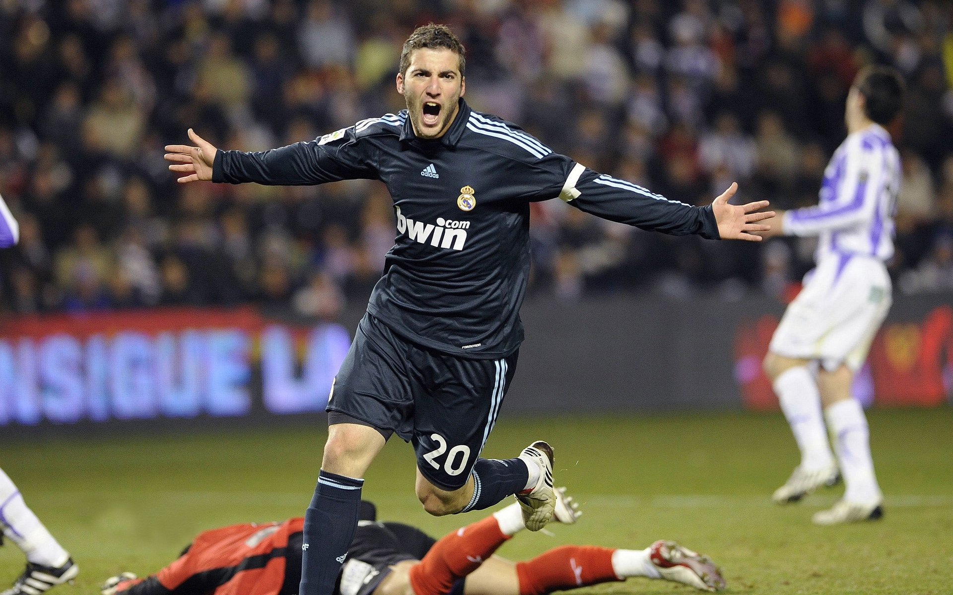 富勒姆主场惨败热刺，英超保级艰难形势不容乐观，富勒姆转会热刺