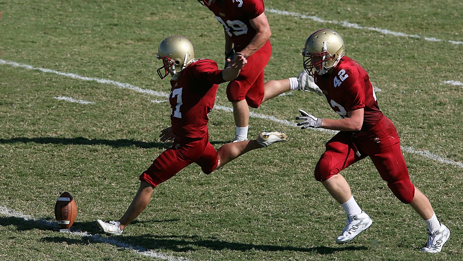 曼联豪掷巨资引进新锋线，目标争夺联赛冠军，曼联新款